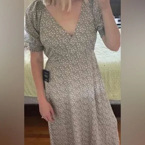 Lulus Times With You Sage Green Floral Print Puff Sleeve Midi Dress Size XS NEW - Picture 12 of 16